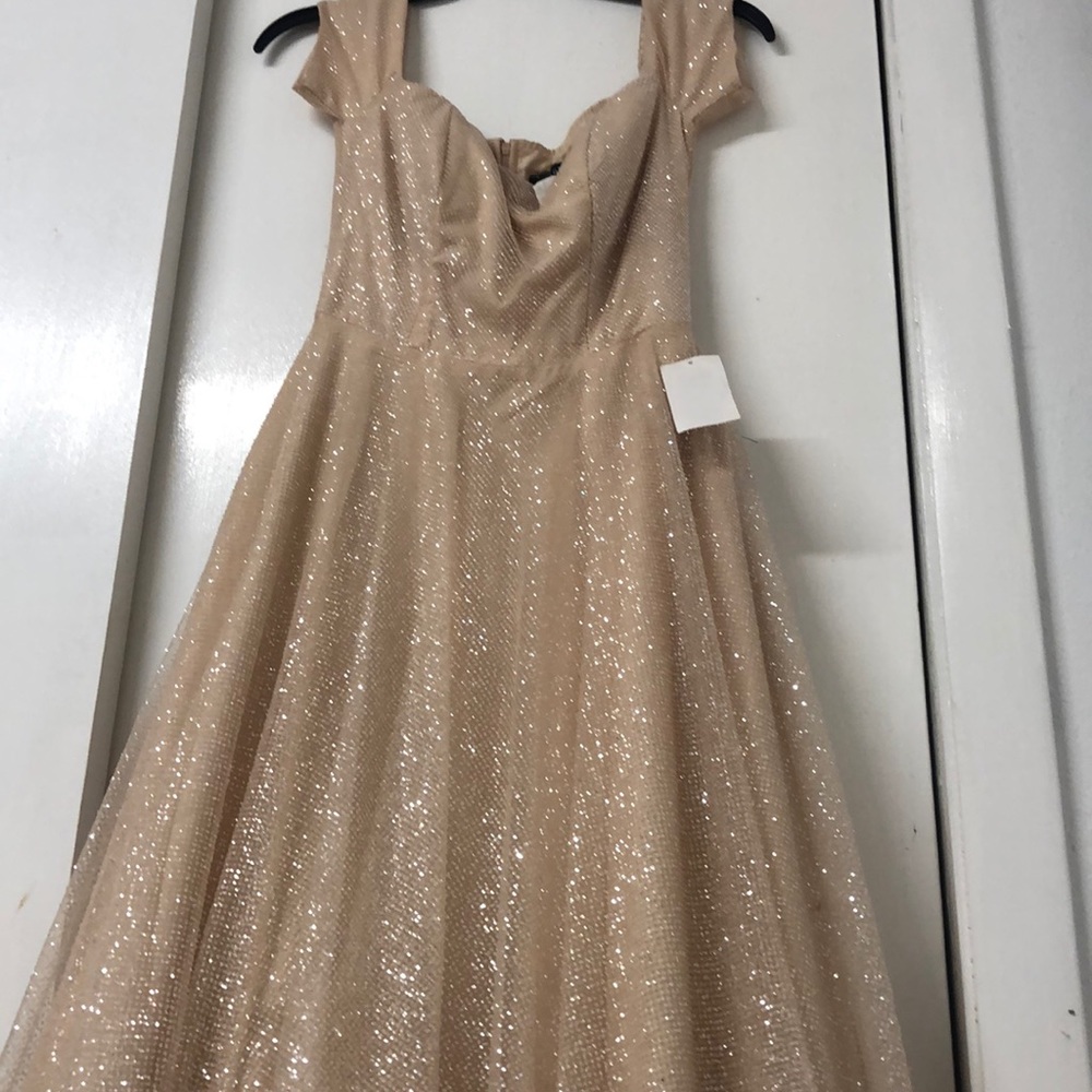 PROM DRESS - Picture 5 of 8